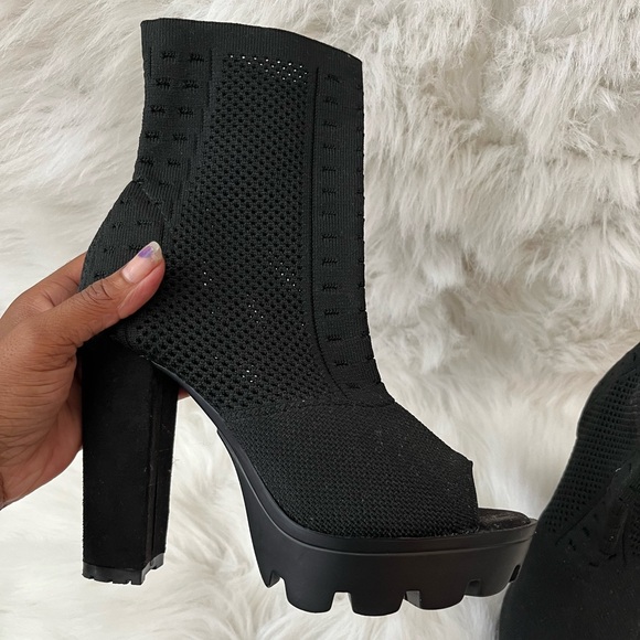 Black Open Toe Boots - Picture 5 of 9